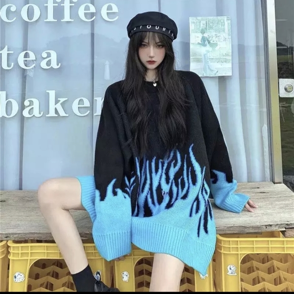 NWT Winter Oversized Streetwear Flame Sweater S: Small-Medium - Picture 2 of 12